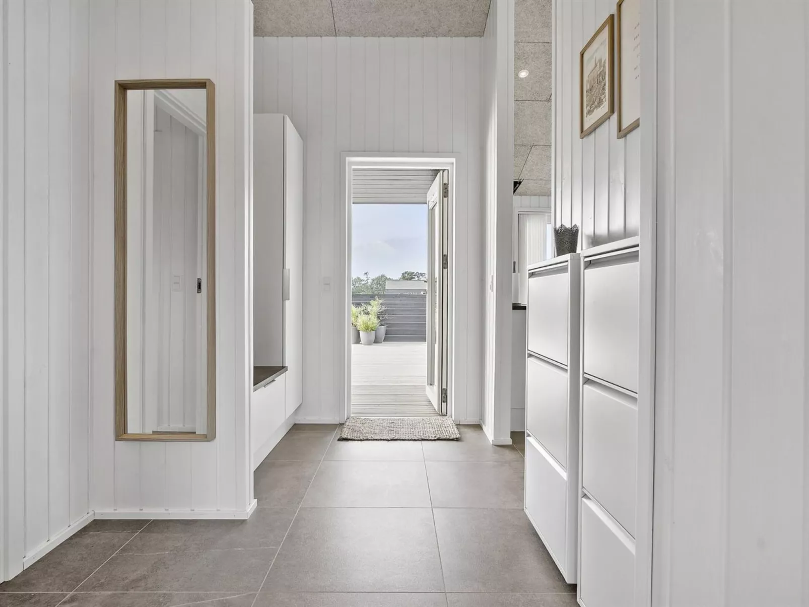 "Frithbjorn" - 900m from the sea-Inside