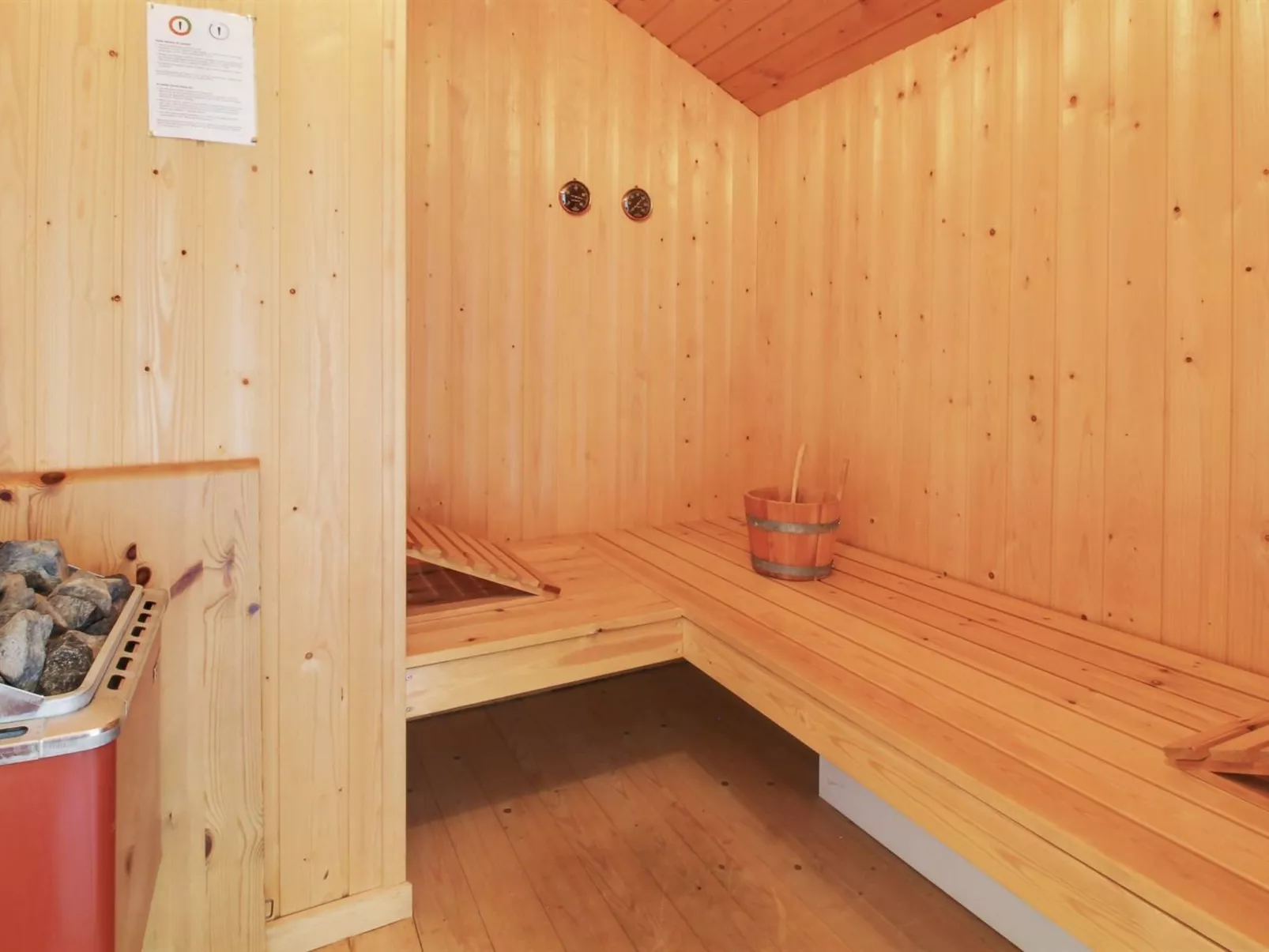 "Frithger" - 250m from the sea-Drinnen