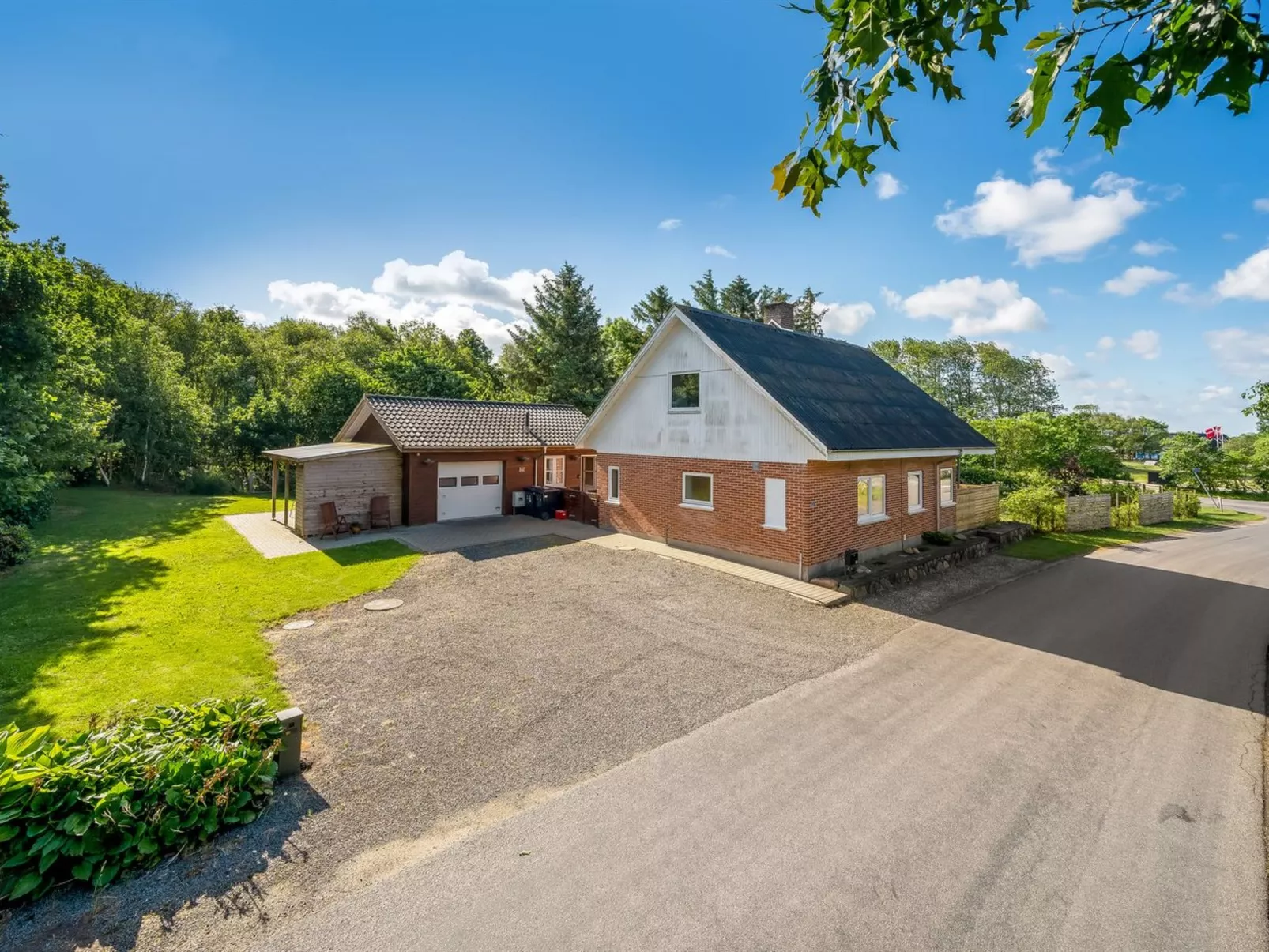 "Ditleif" - 8km to the fjord-Outside