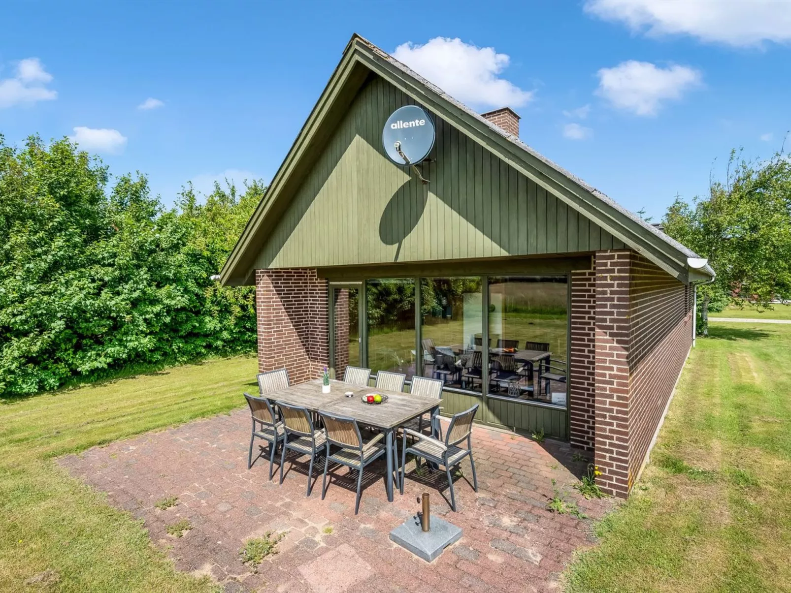 "Arlin" - 380m to the fjord-Outside