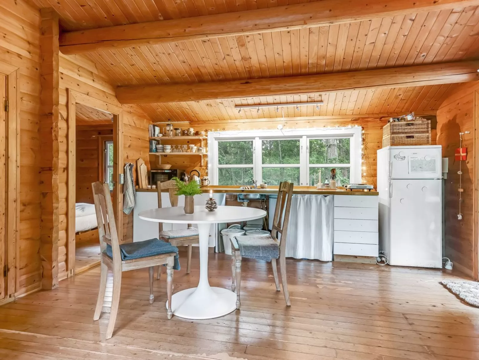 "Juho" - 700m from the sea-Drinnen