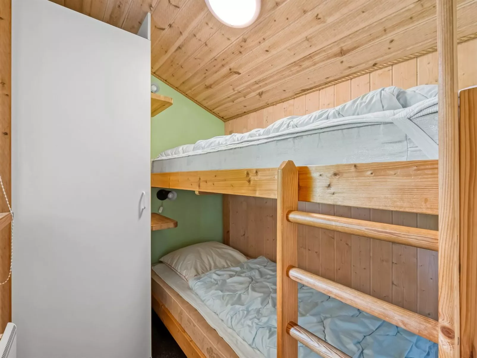 "Åsa" - 500m to the fjord-Inside