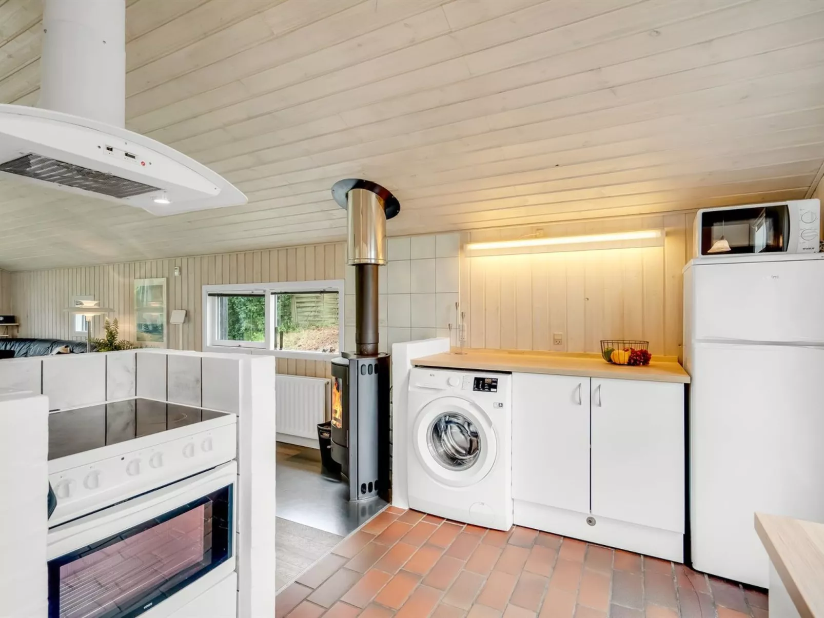 "Adrienne" - 240m from the sea-Dedans