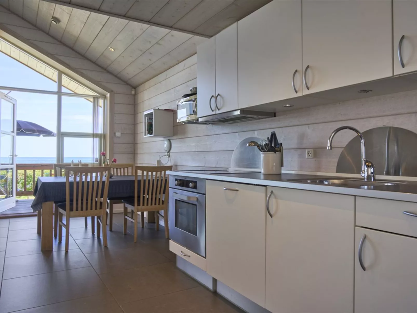 "Antim" - 10m from the sea-Inside