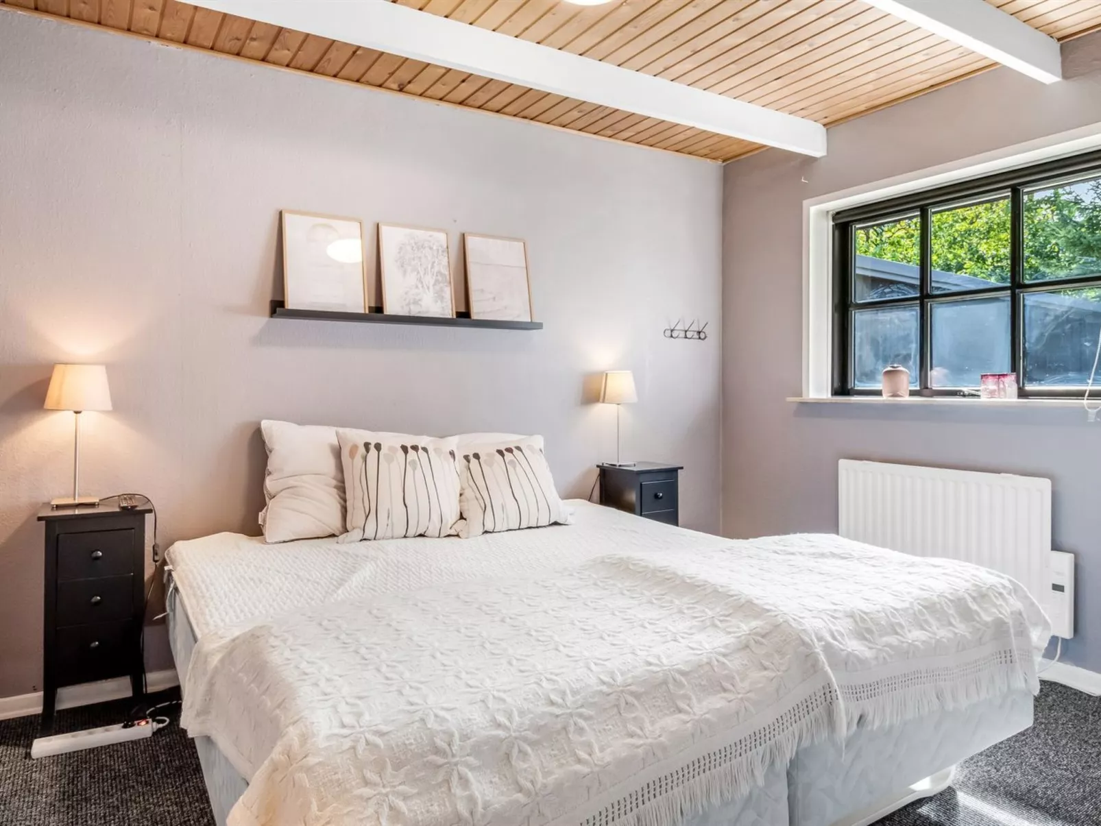 "Berner" - 30km from the sea-Inside