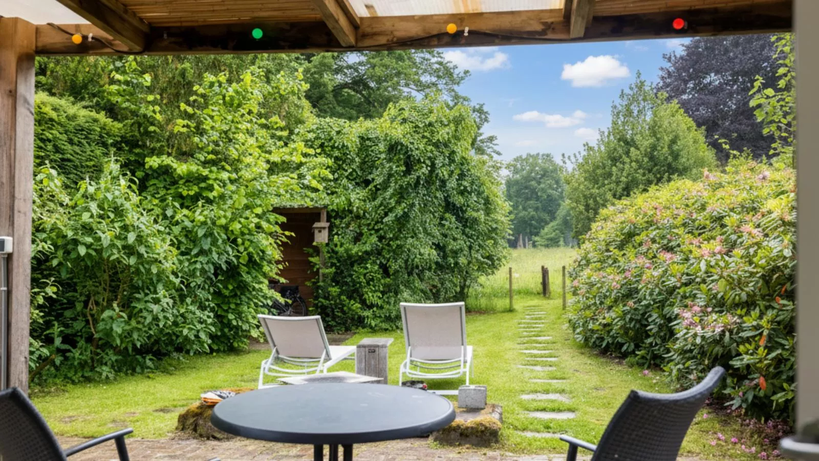 Wellnesshuisje Kalheupink-Gardens in summer