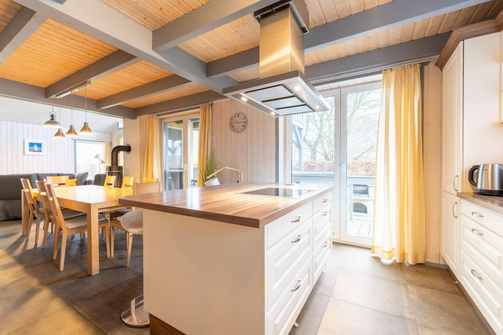 Schwan 308-Dining room