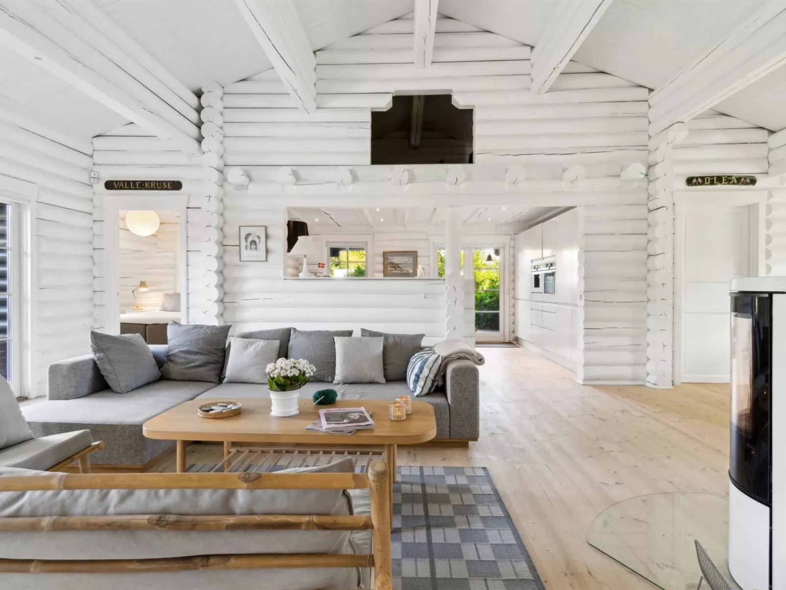 "Sighfrith" - 1.4km from the sea-Inside