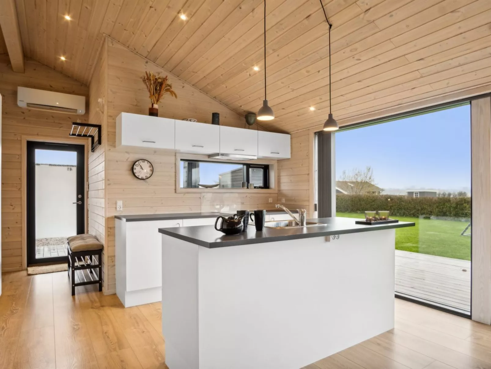 "Ehmi" - 750m from the sea-Inside