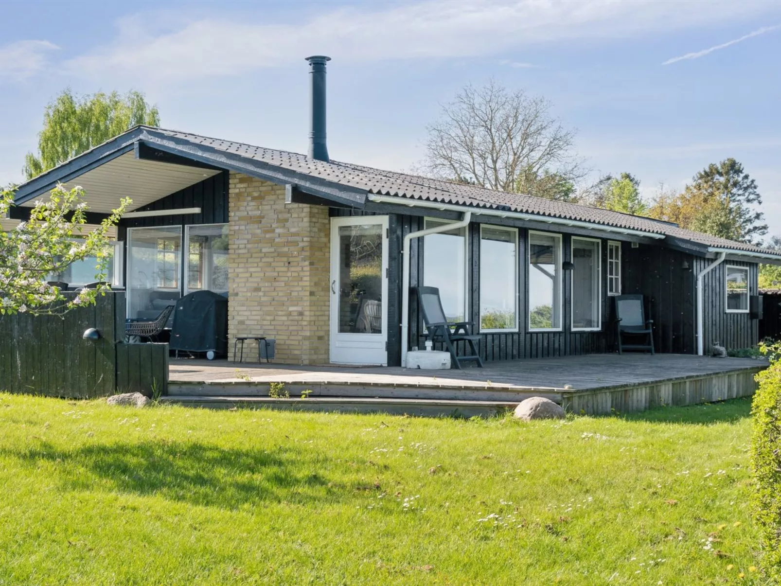 "Titta" - 10m to the fjord-Outside