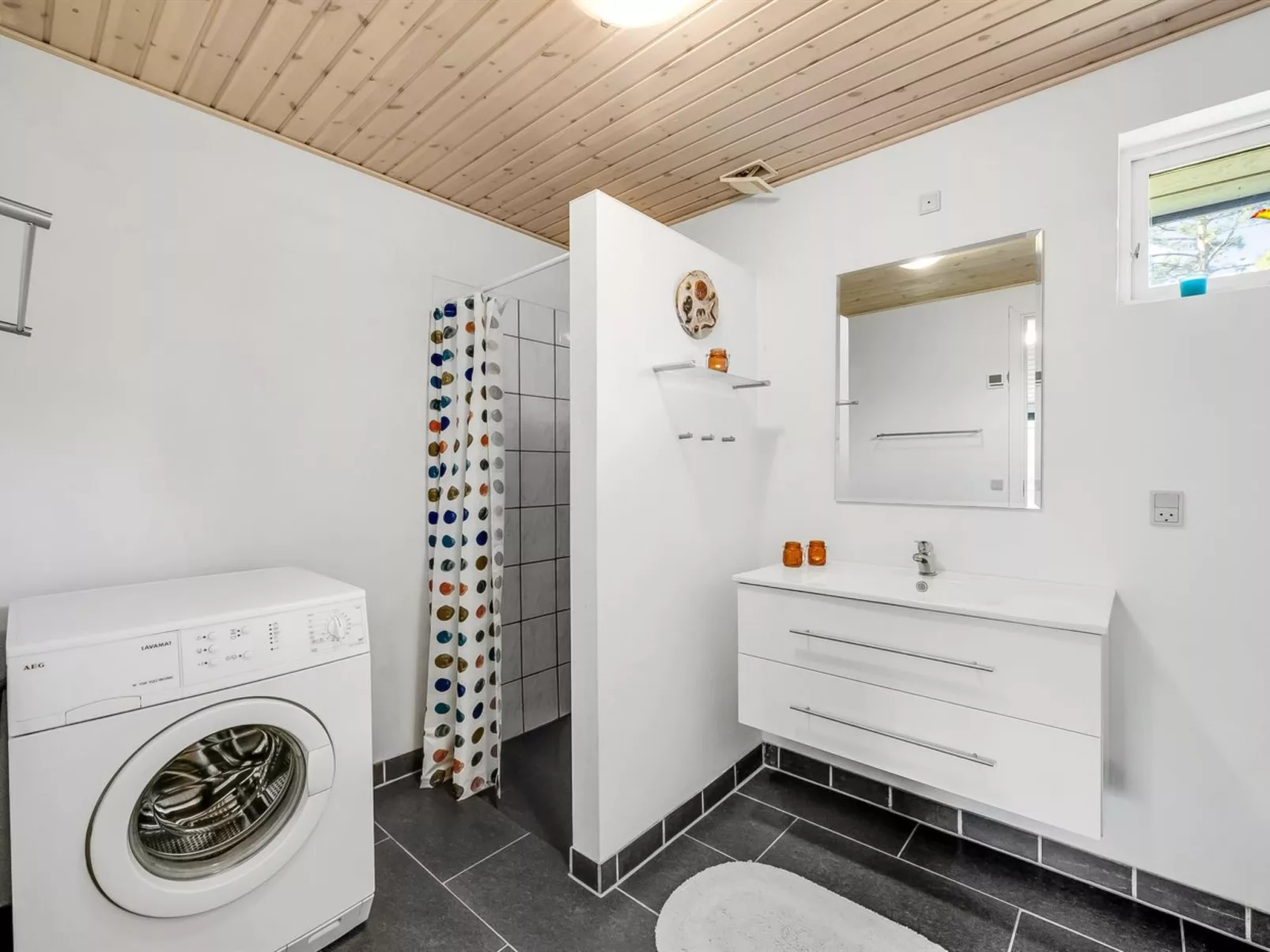 "Pirjo" - 350m to the fjord-Dedans