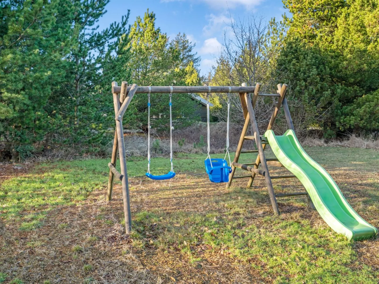 "Elvin" - 2km from the sea-Outside