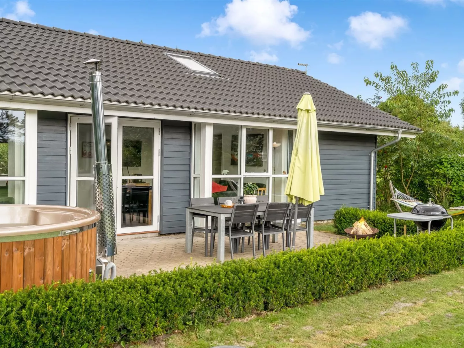 "Nauka" - 400m to the fjord-Outside