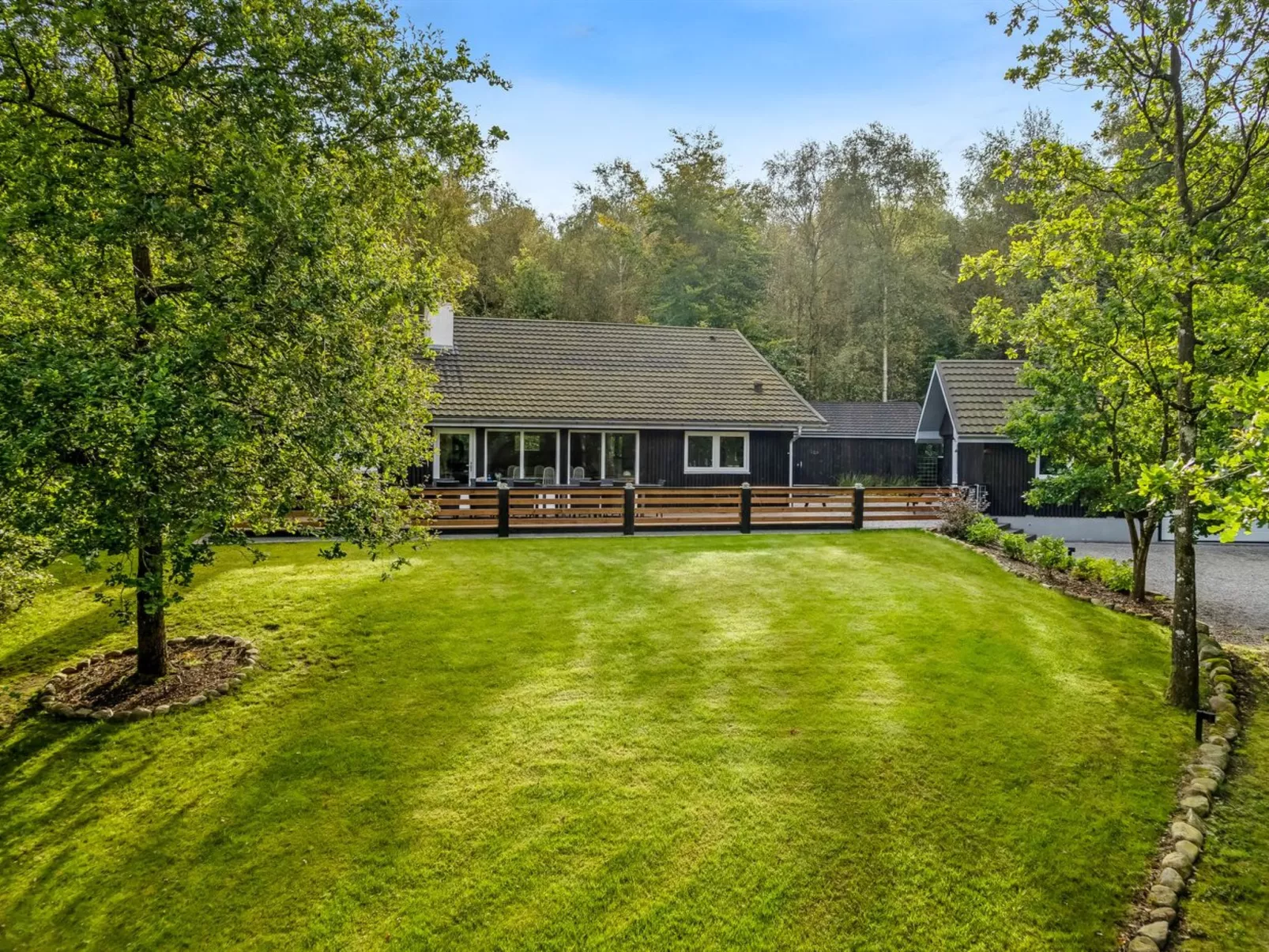 "Vicente" - 14km to the fjord-Outside