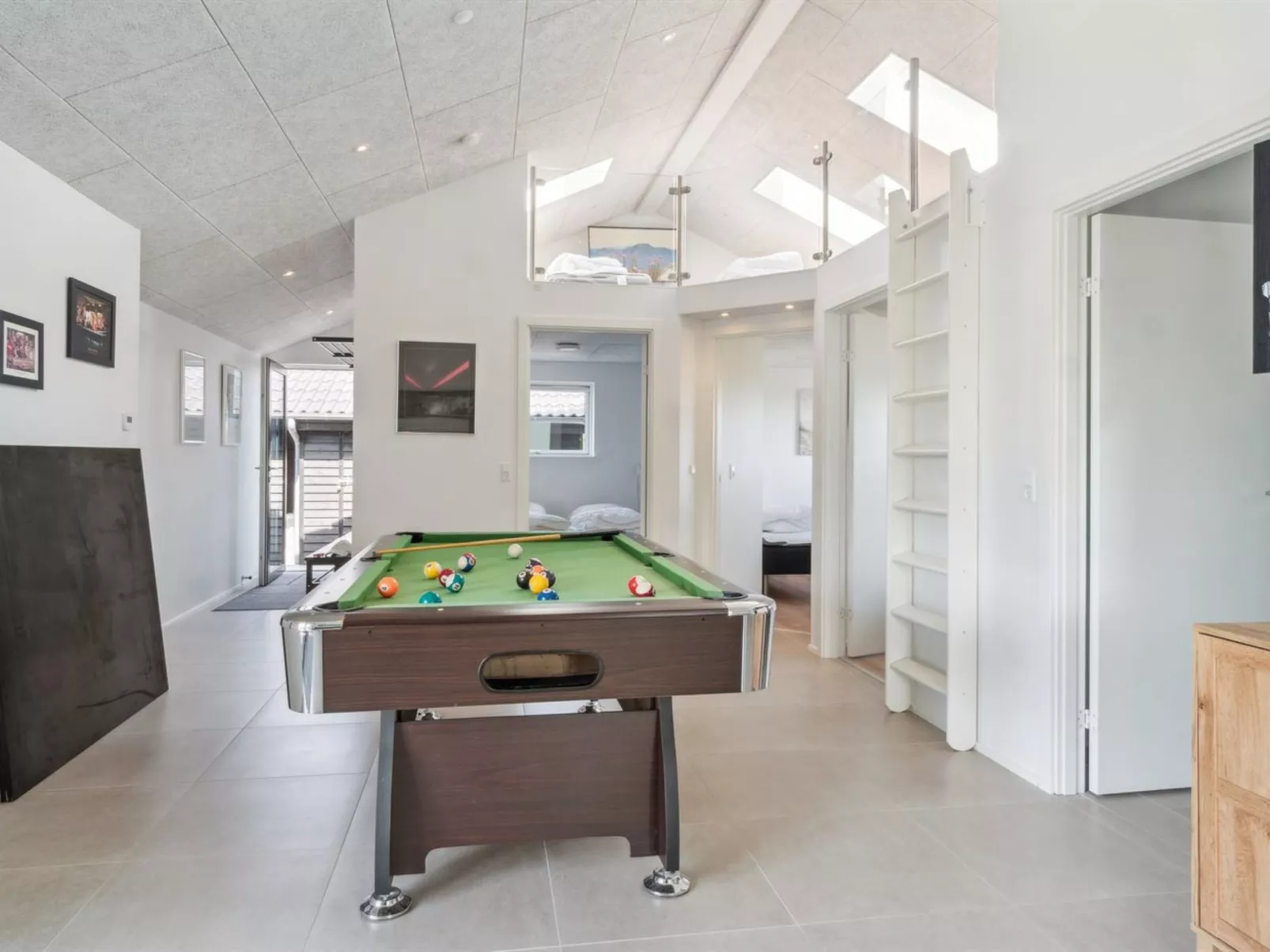 "Christian" - 600m from the sea-Inside