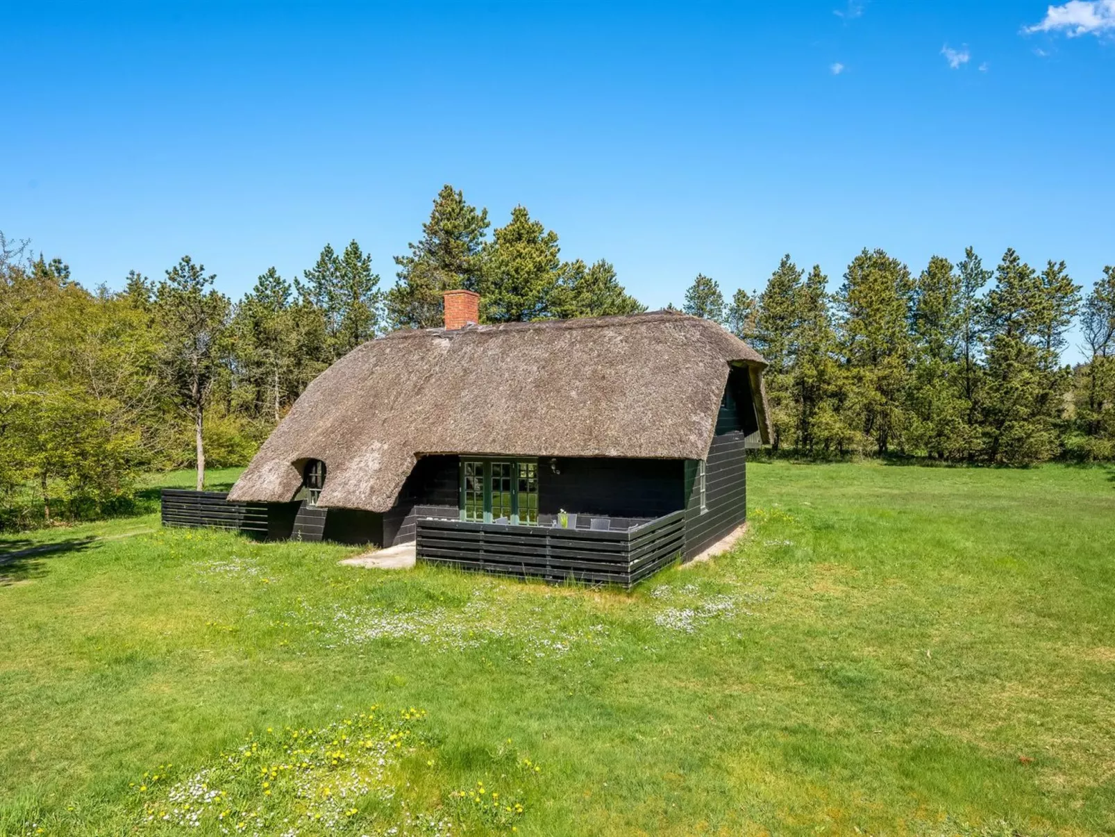 "Matilda" - 1.6km from the sea-Outside