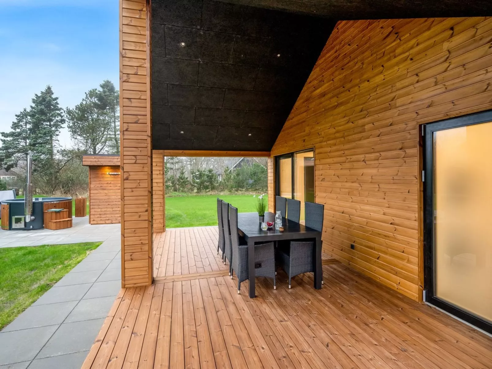 "Grimar" - 400m to the fjord-Draußen