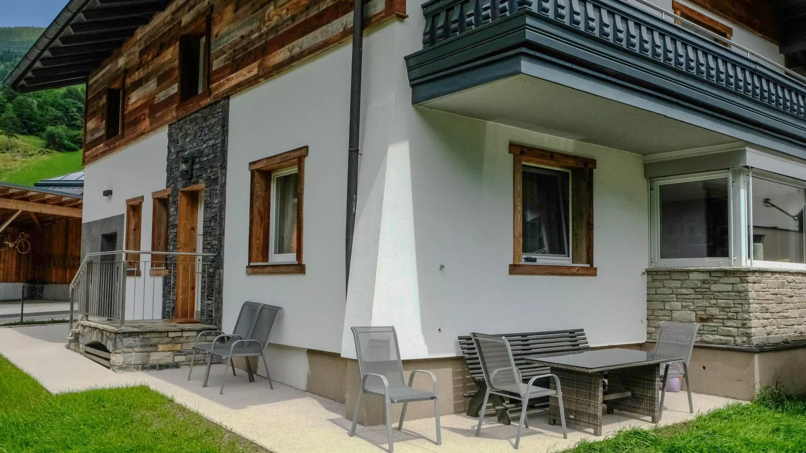 Chalet Gandler-Terrace balcony