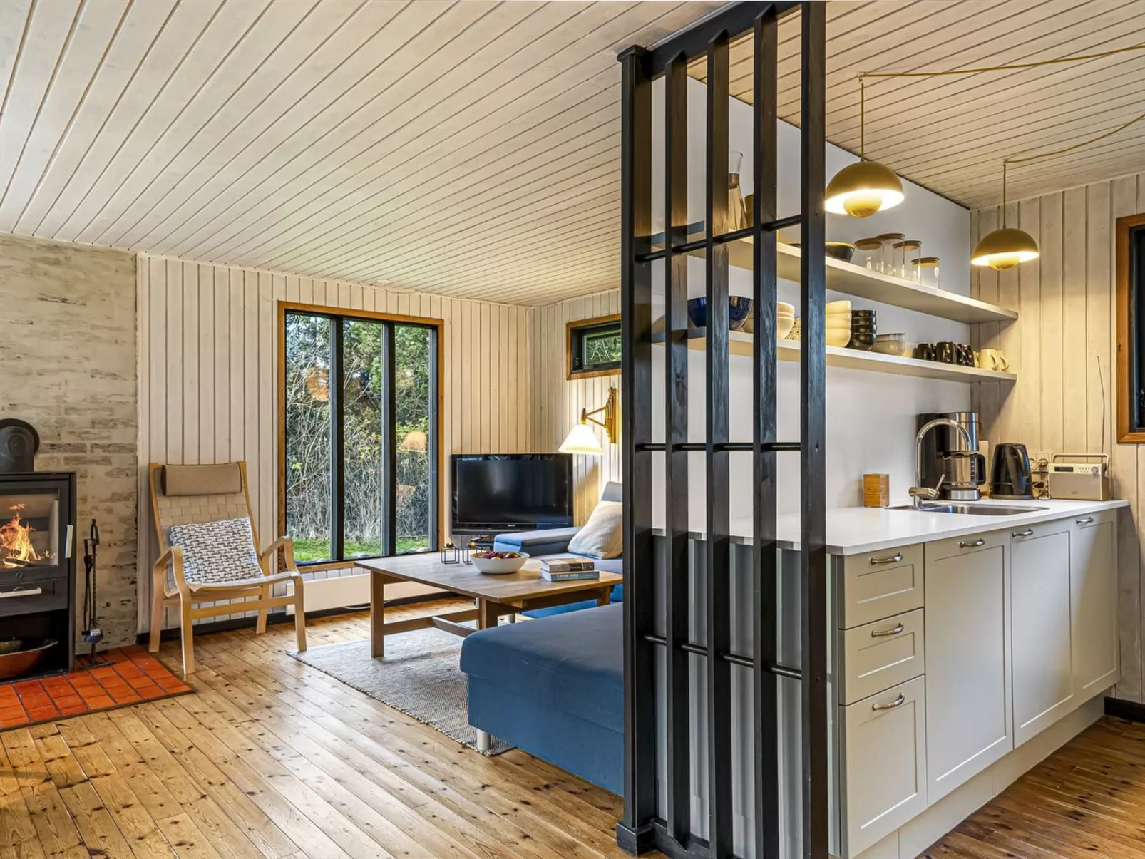 "Star" - 600m from the sea-Drinnen