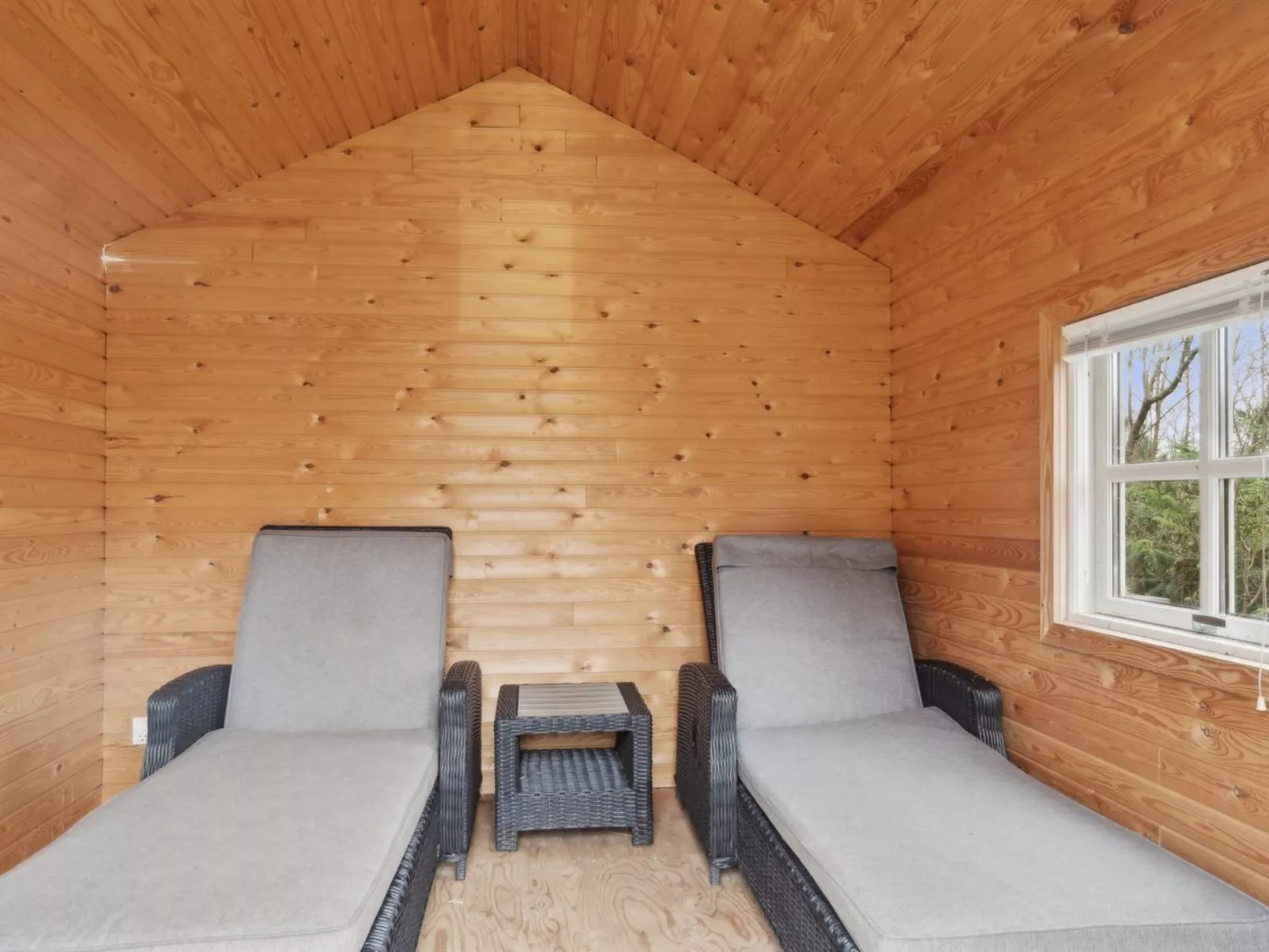 "Ingert" - 1km from the sea-Inside