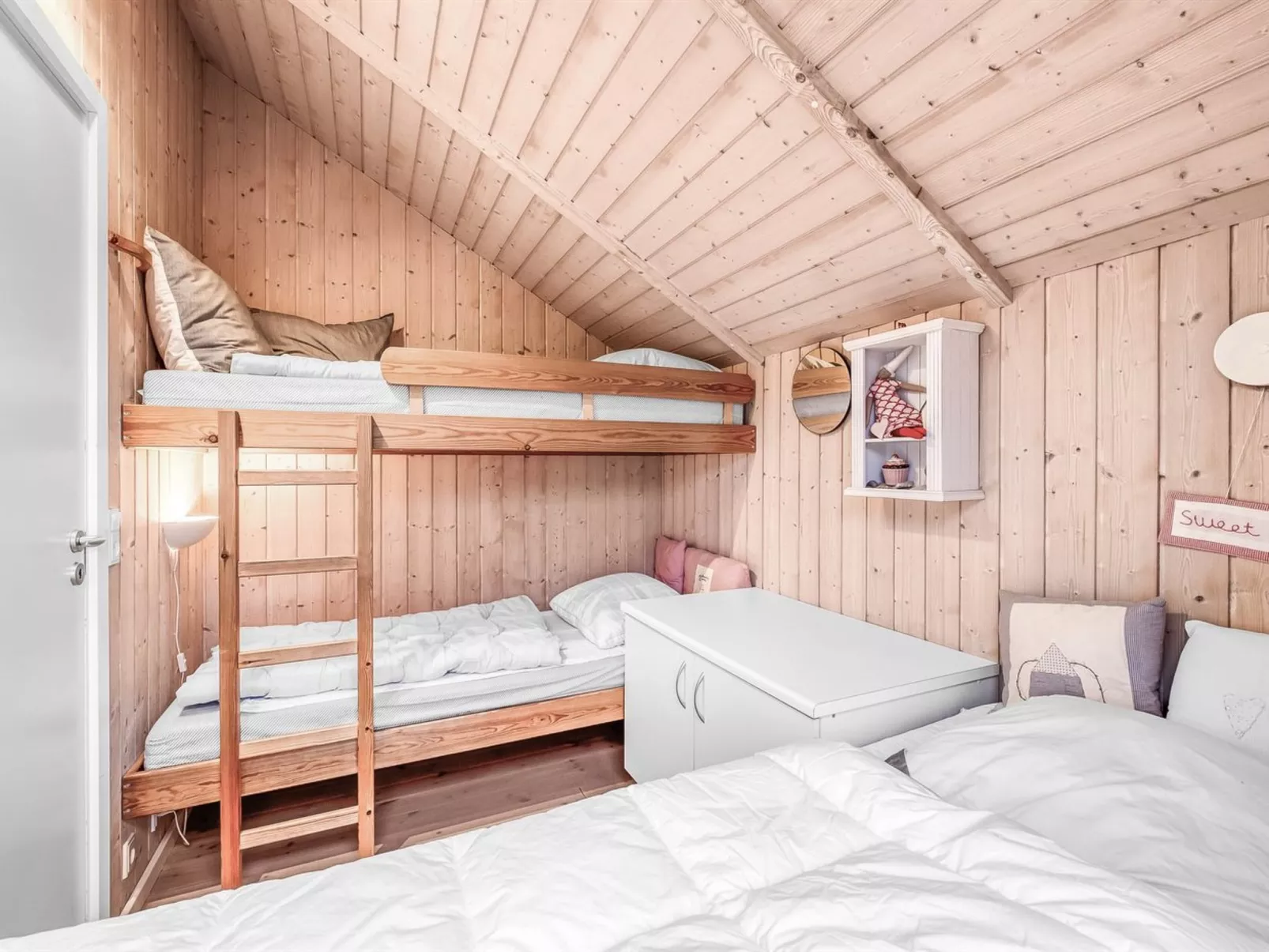 "Kuisma" - 1.1km to the fjord-Dedans