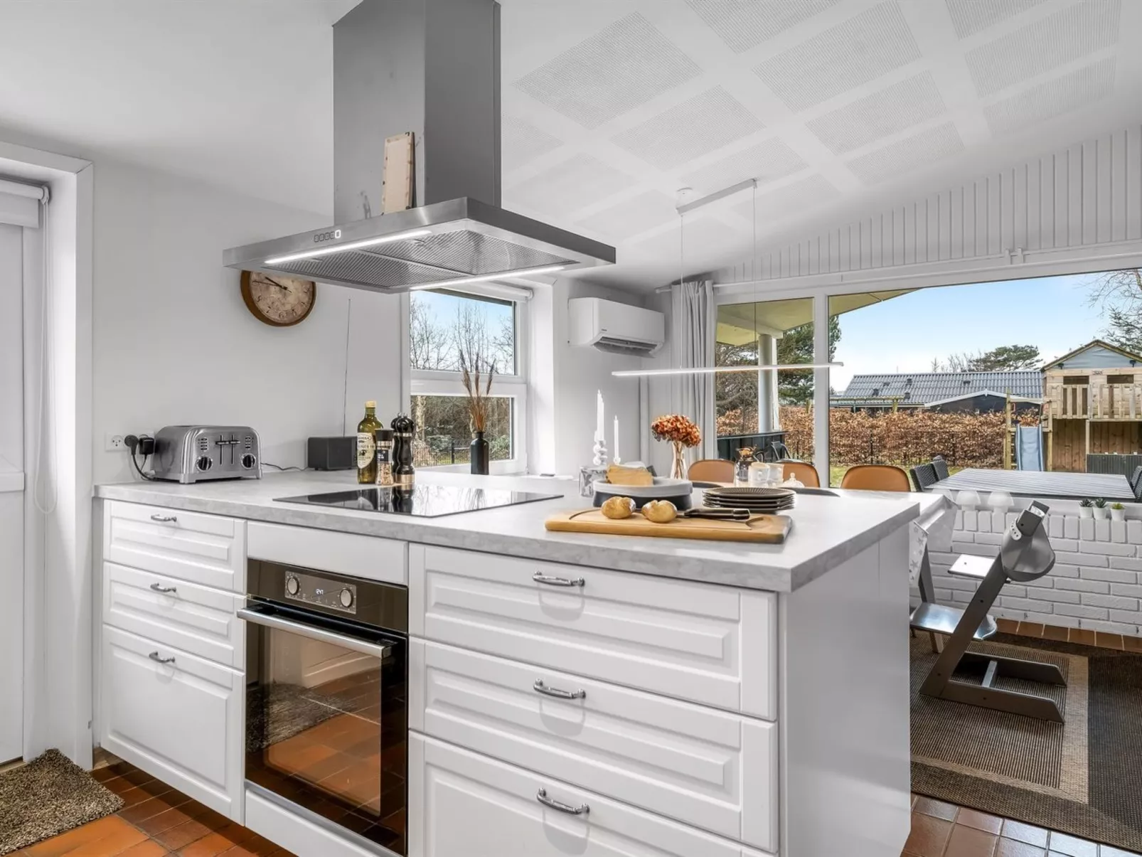 "Rikkart" -  from the sea-Drinnen