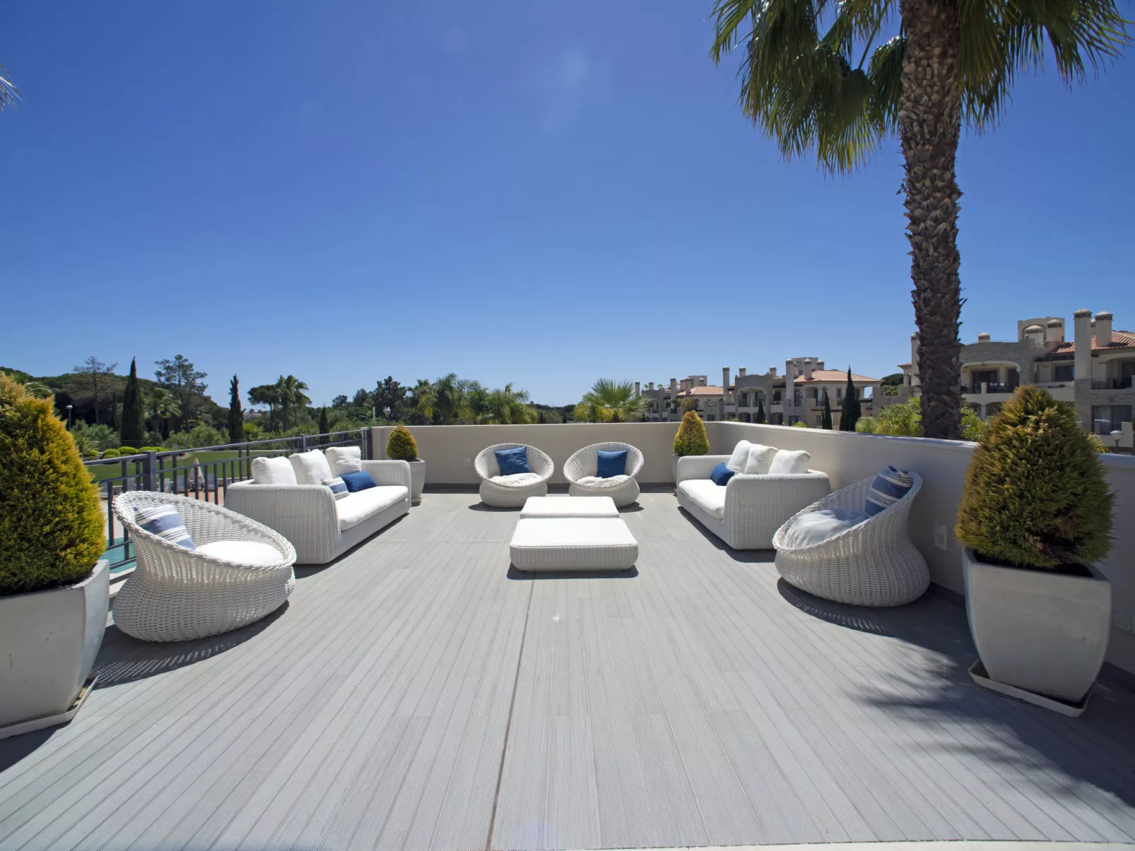Pine Hills Coral-Outside