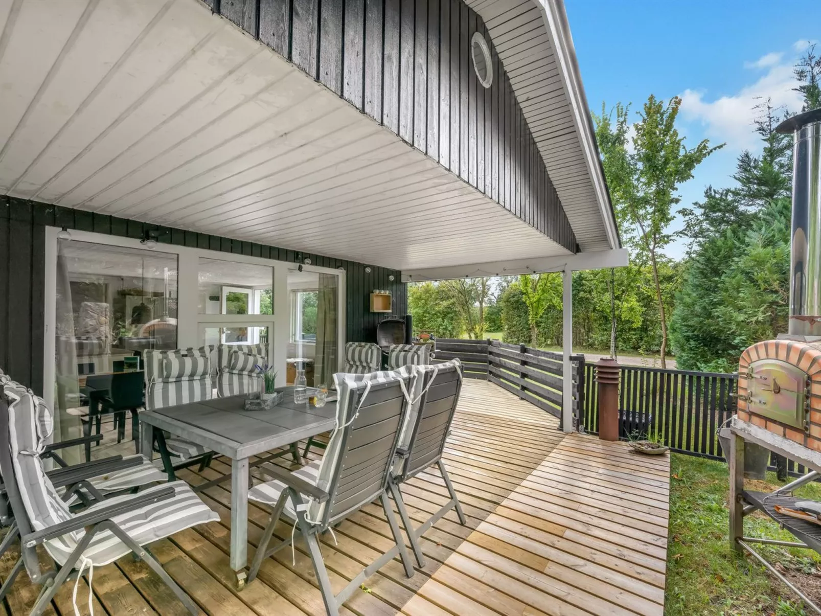 "Tiina" - 500m to the fjord-Outside