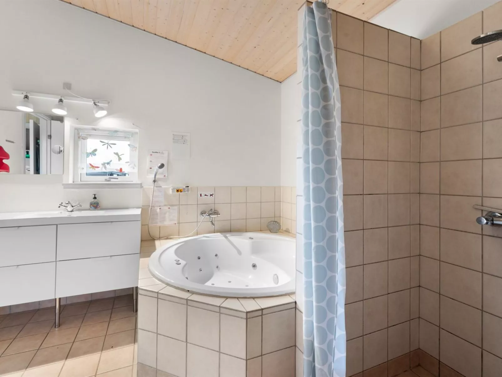 "Krum" - 300m from the sea-Inside