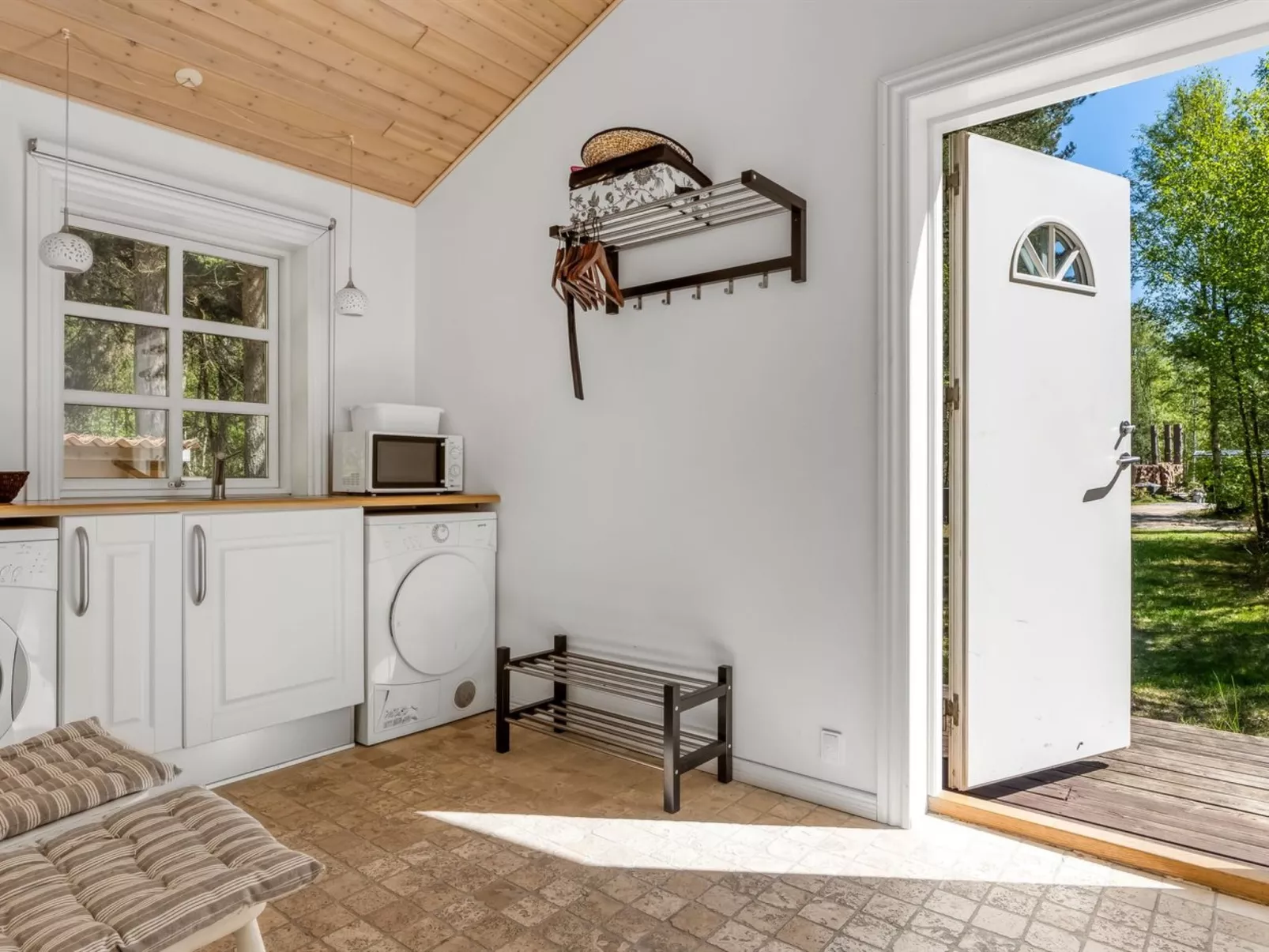 "Eikka" - 1km from the sea-Inside