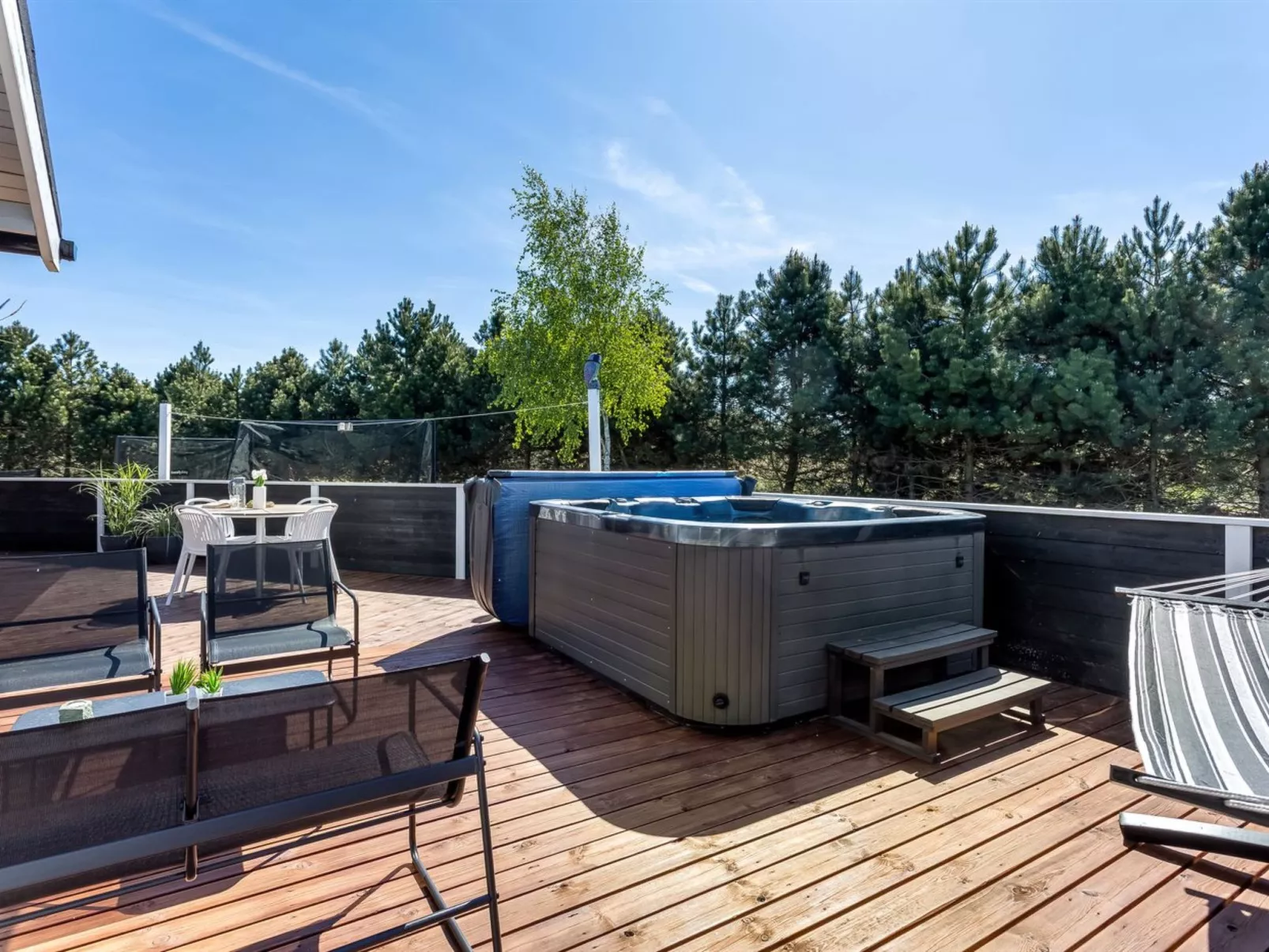 "Amdi" - 1.3km from the sea-Outside