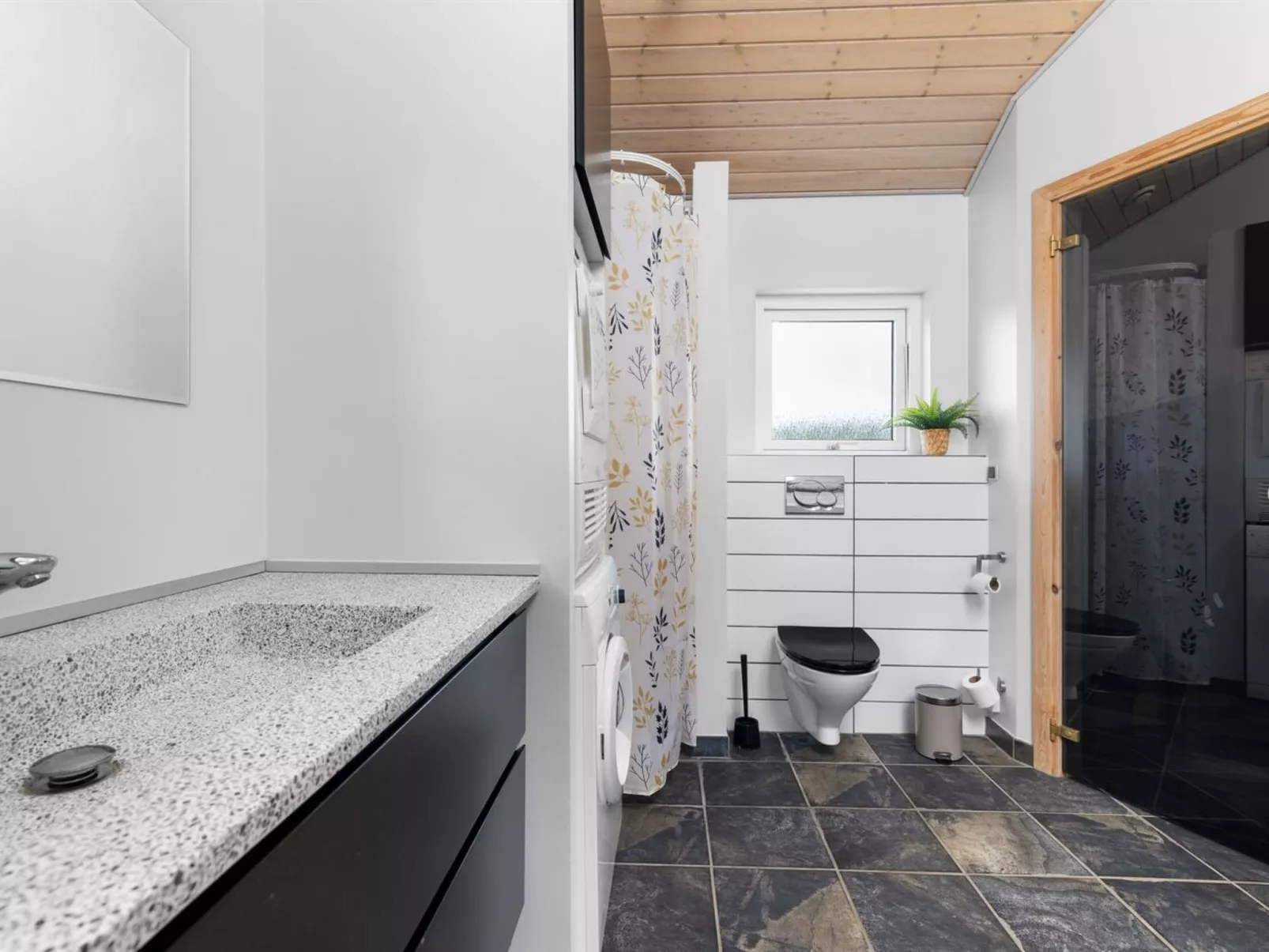 "Drusilla" - 140m from the sea-Drinnen