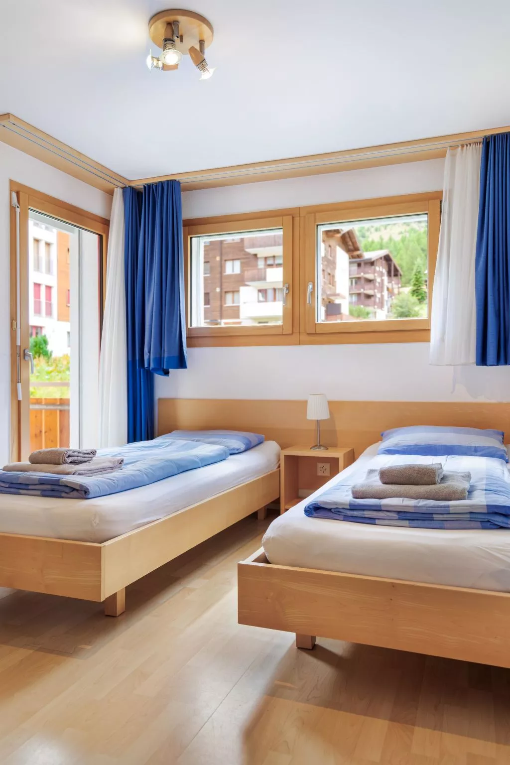 Snow-Fun B 25-Inside