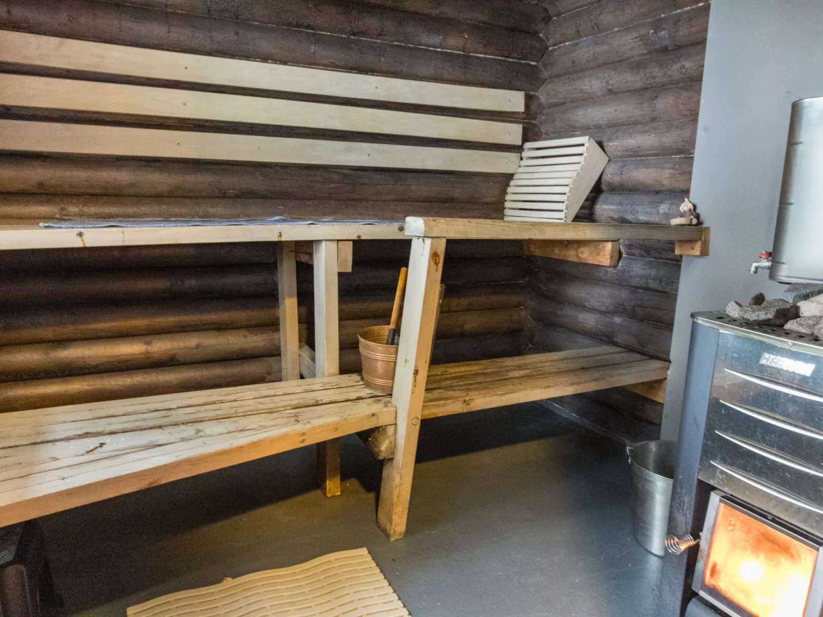 Lystikämän tupa-Dedans