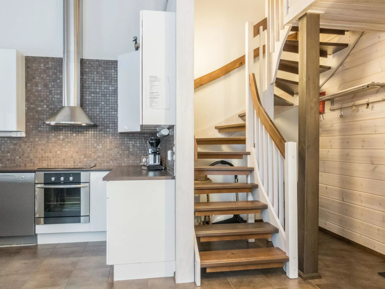 Atrin suvanto b-Dedans