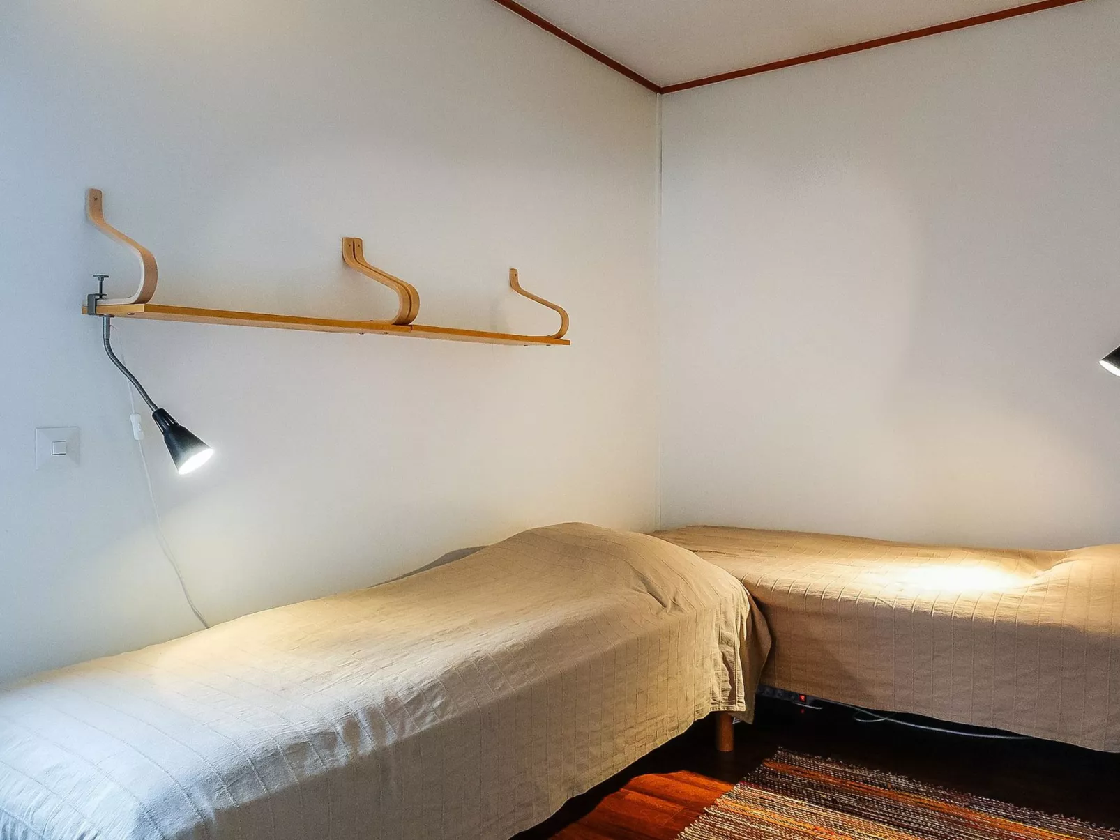 Saariseläntie 8 a 1-Drinnen