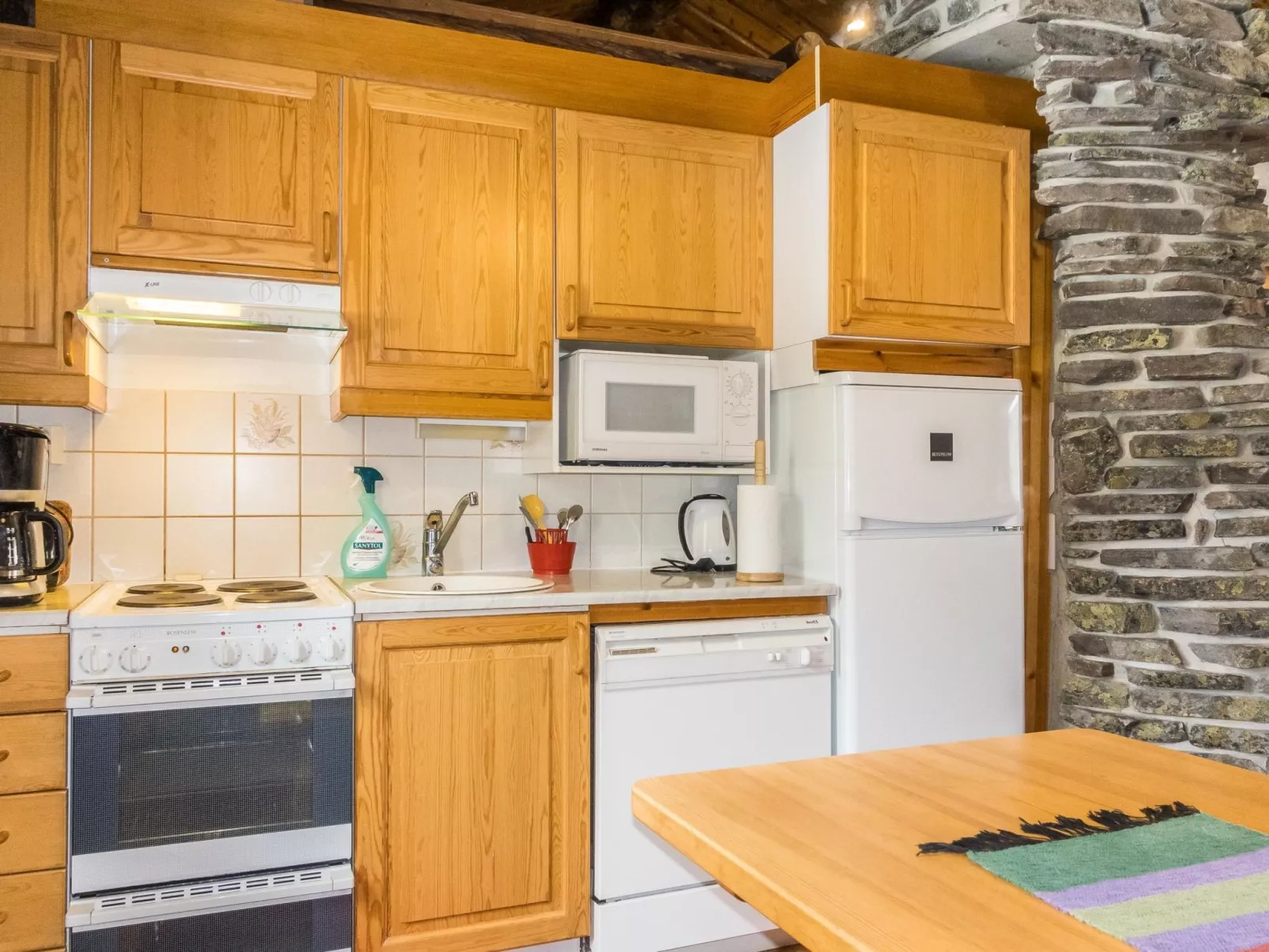 Luostonseita 1-Drinnen