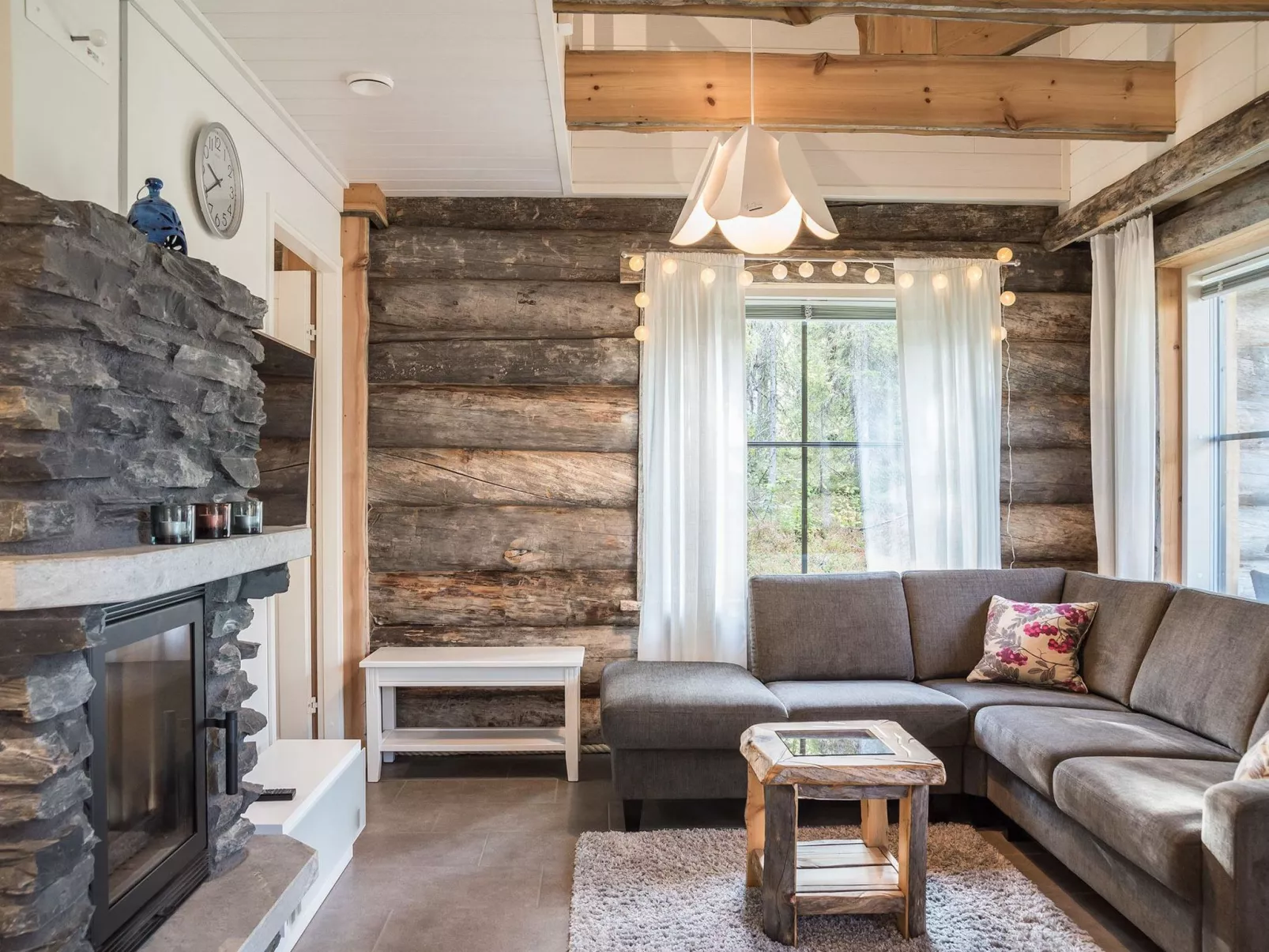 Taruilevi 8 h4-Drinnen