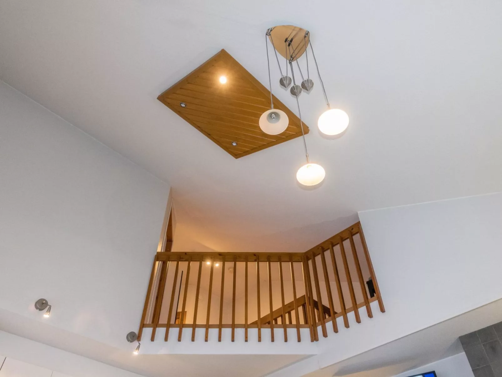 Keskuskuja b4-Inside