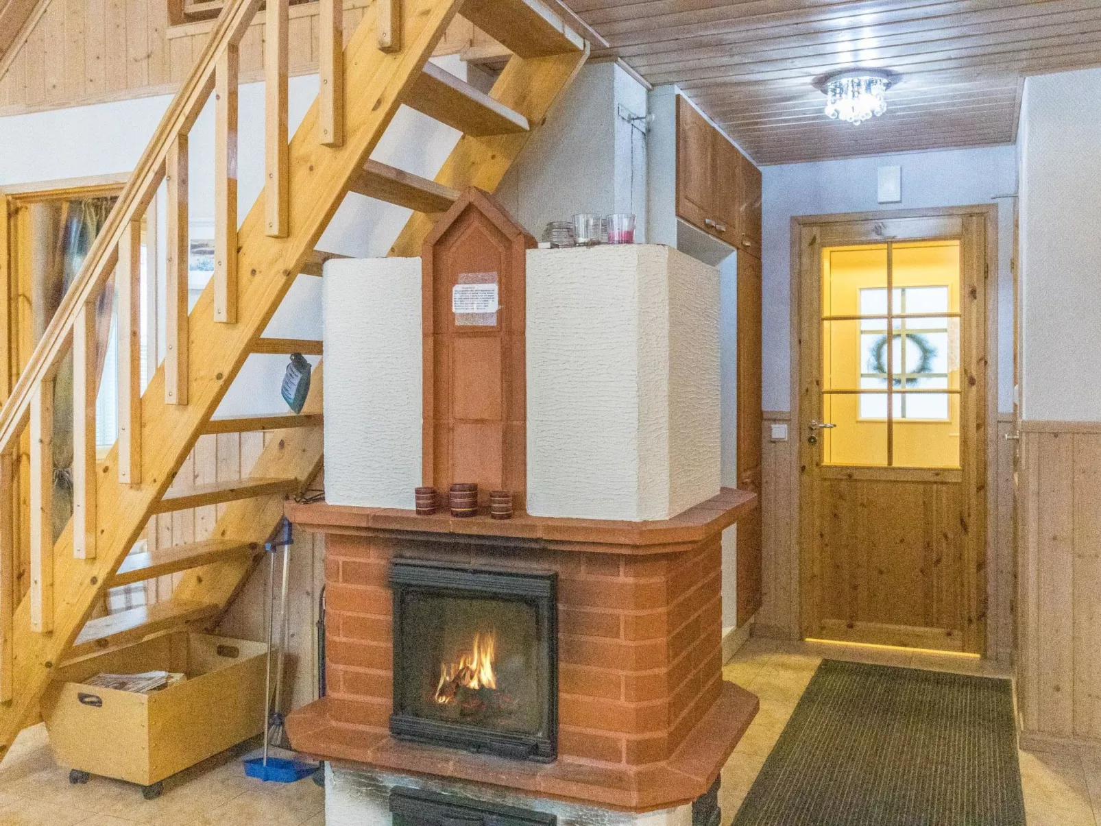 Aslakin helmi b-Drinnen