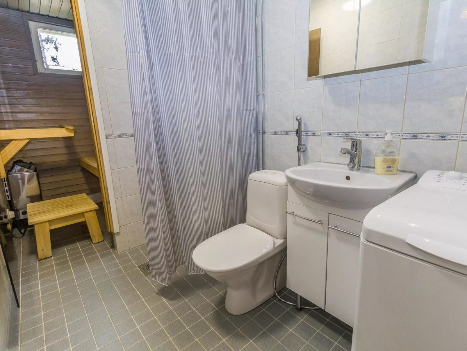 Outapailakka k 15-Dedans