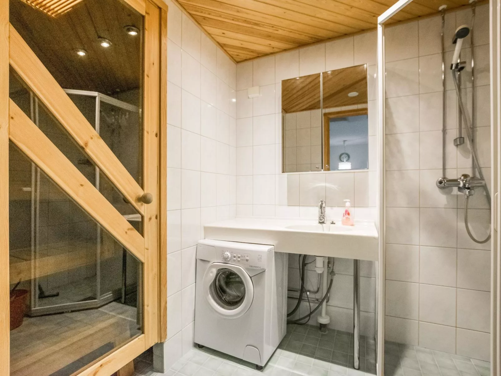 Lomariekko 6 b 7-Inside