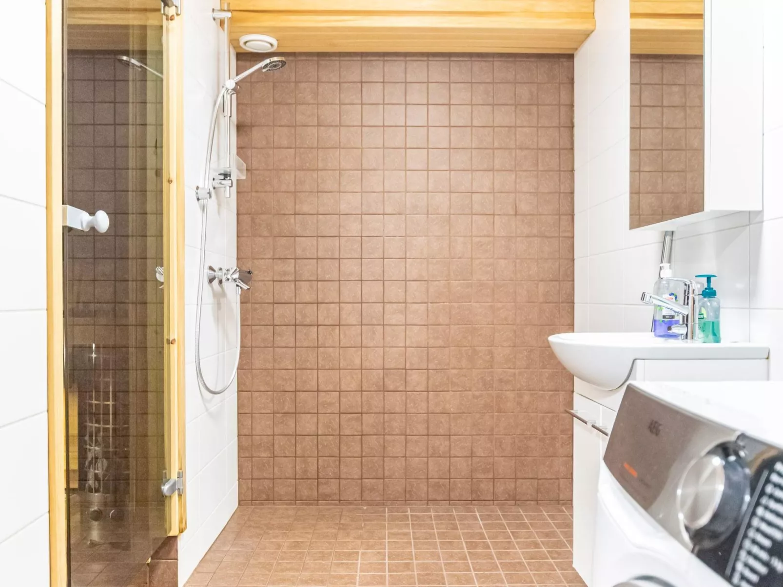 Teerenpesue g 61-Inside