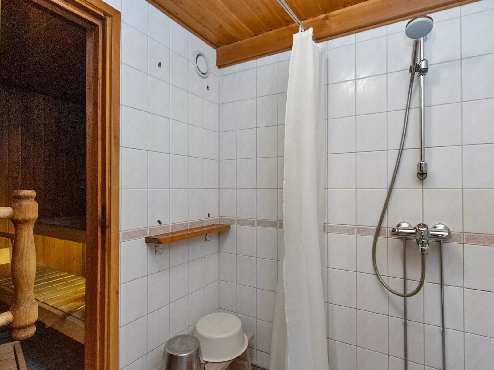 Saarihely a 2-Dedans