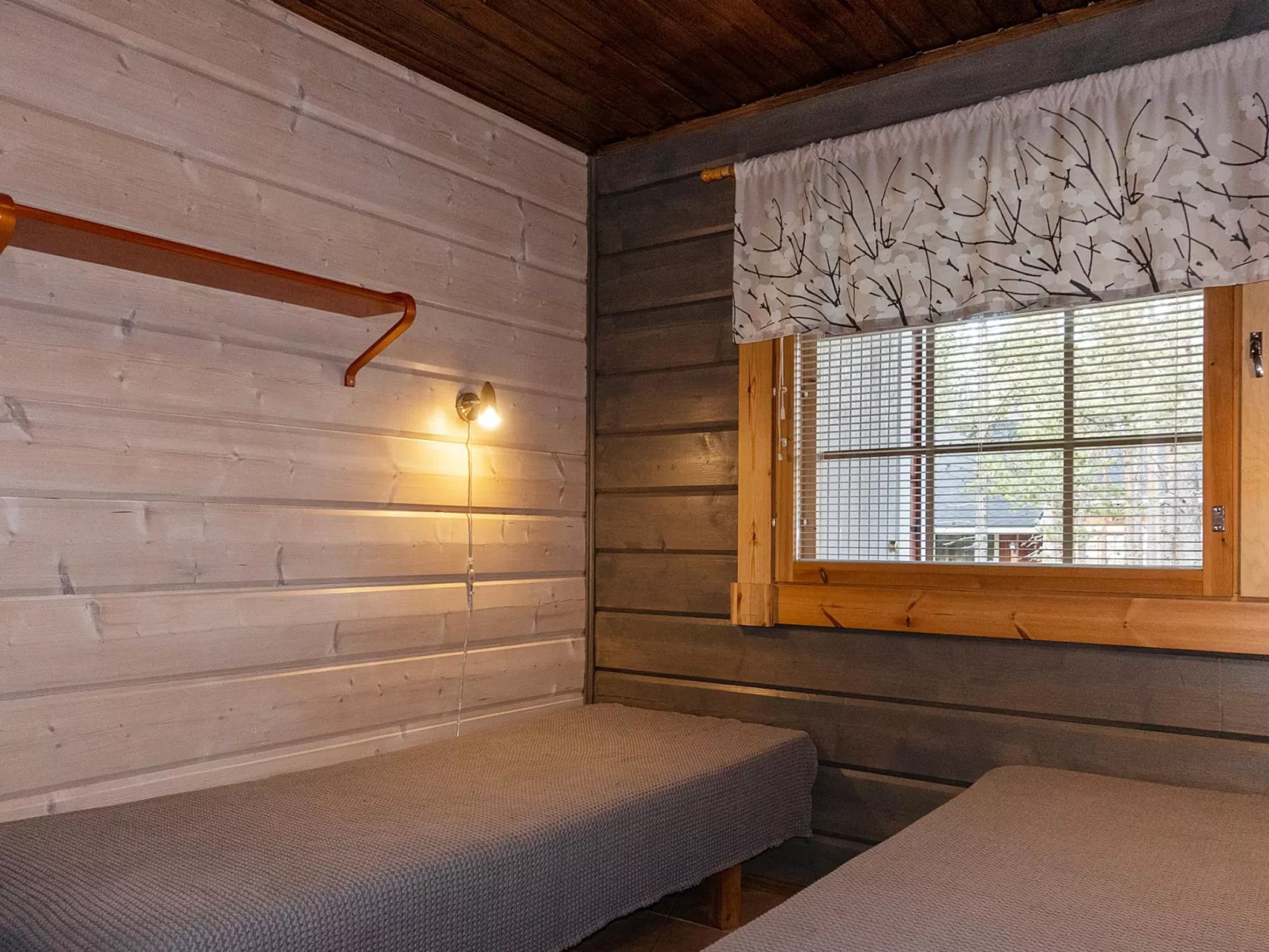 Puuhapirtti 1-Drinnen