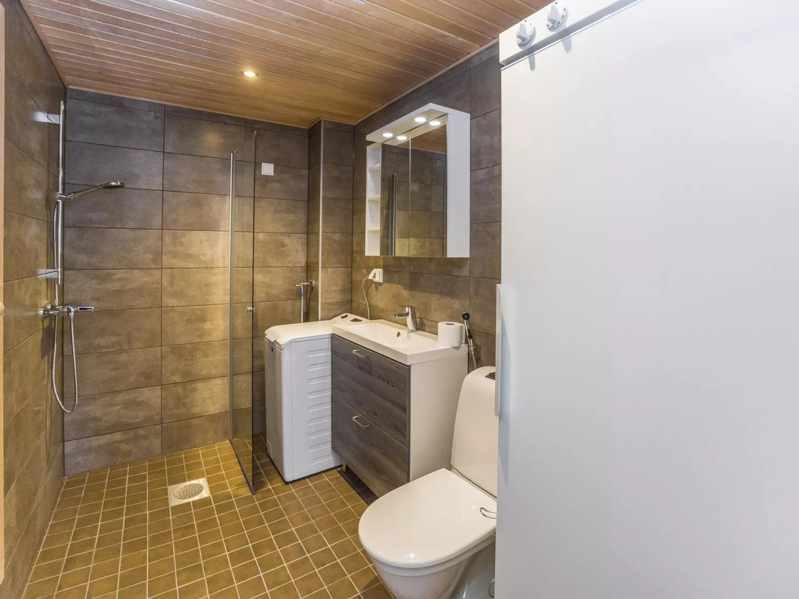 Levistar vi as. 6108-Dedans