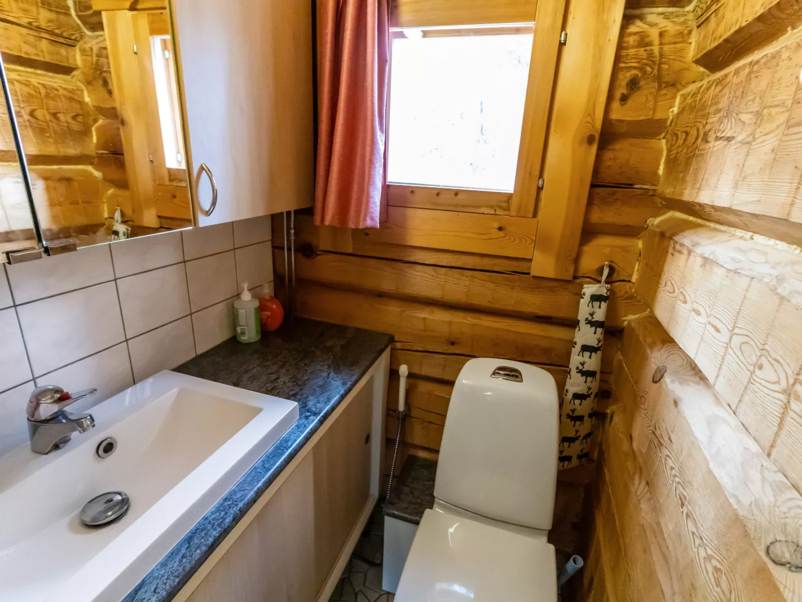 Kuukkelitupa-Drinnen