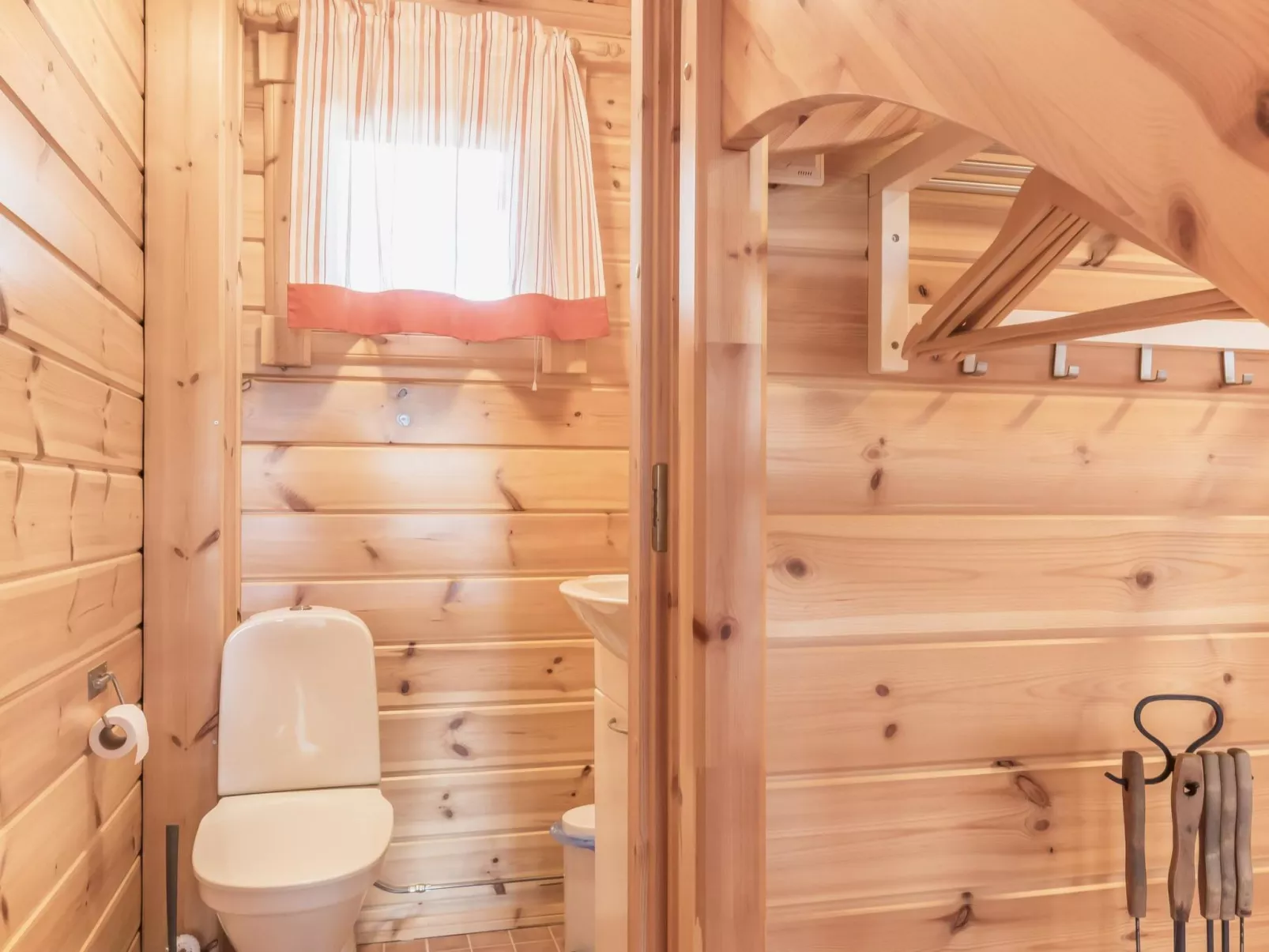 Kuerkartano 4/aarre-Drinnen