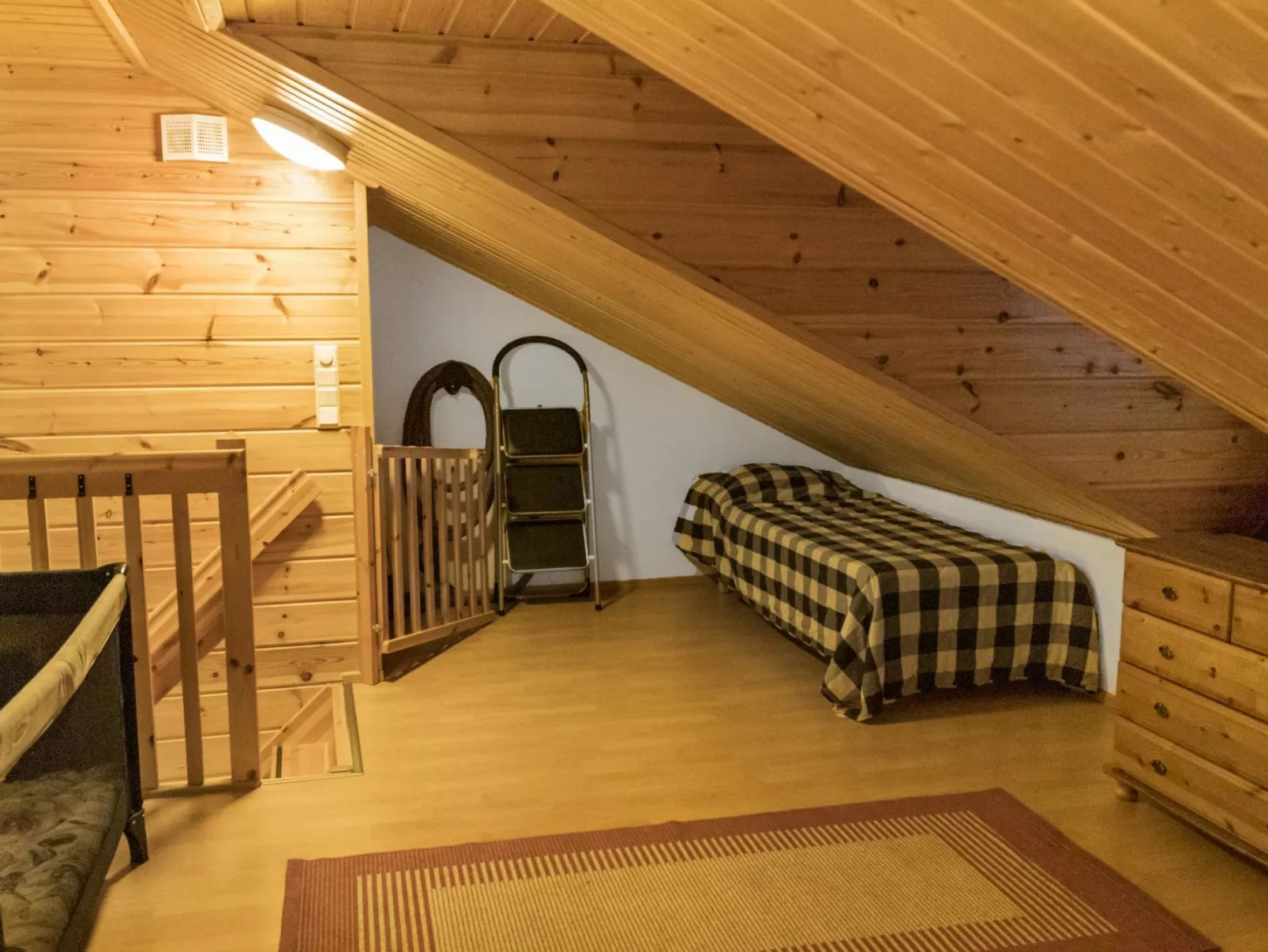 Jahtikaltio 2-Dedans