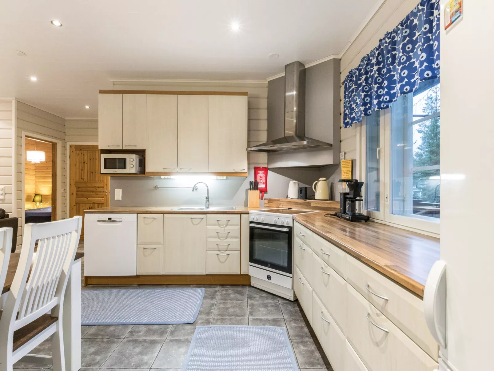 Tuulenpuuska-Drinnen